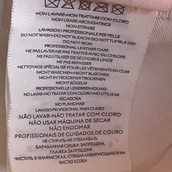 GUCCI WHITE GG HAT W/BOX - Picture 10 of 16